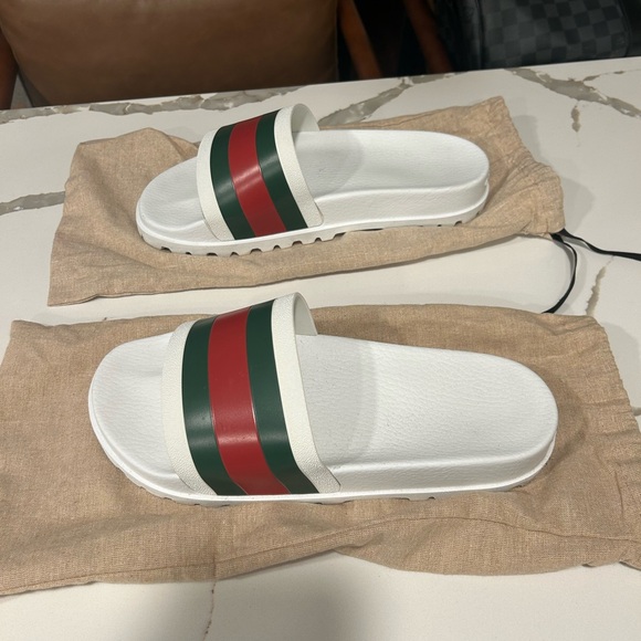 Men’s White Gucci Slide Sandals with Green and Red Stripes. Size 11
